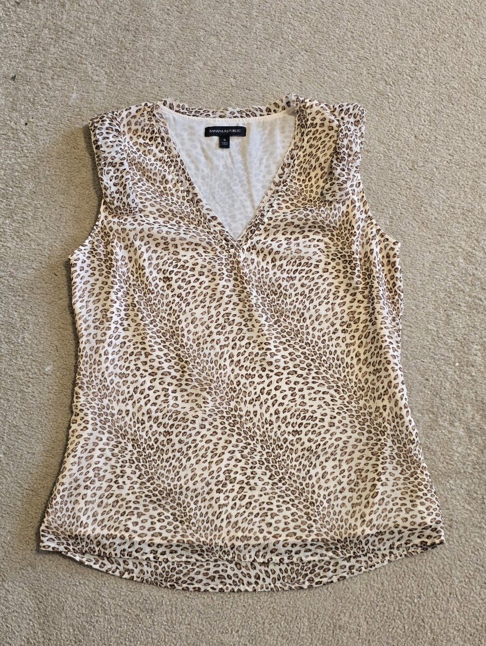 Banana Republic Beige Leopard Print Sleeveless V-Neck Top